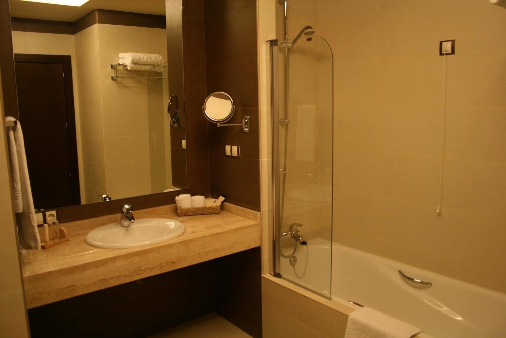 Hotel & Spa La Salve Torrijos Εξωτερικό φωτογραφία